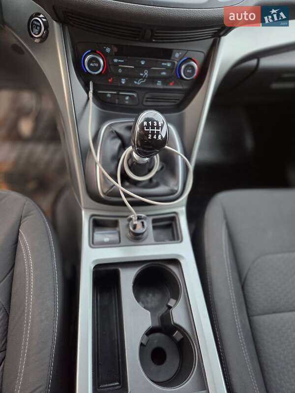 Внедорожник / Кроссовер Ford Kuga 2017 в Полтаве