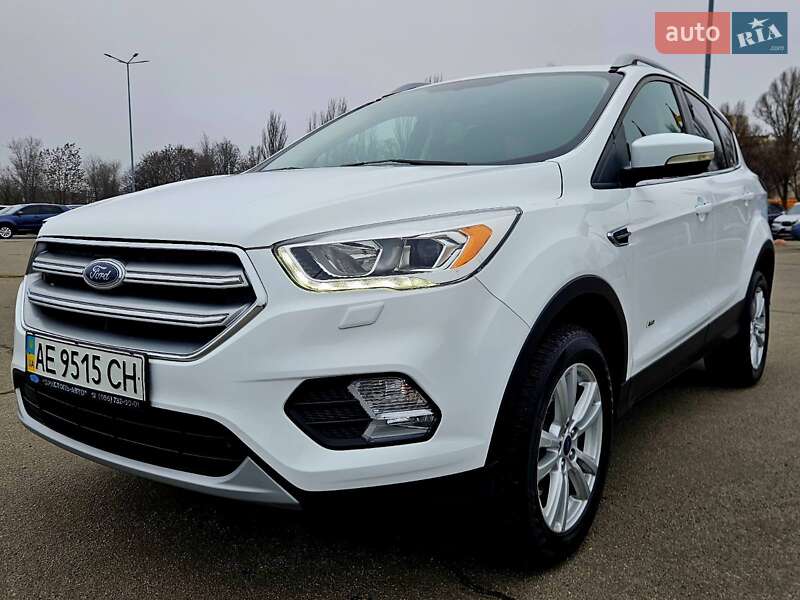 Внедорожник / Кроссовер Ford Kuga 2016 в Днепре фото 2 Внедорожник / Кроссовер Ford Kuga 2016 в Днепре