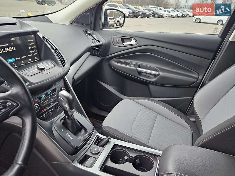 Внедорожник / Кроссовер Ford Kuga 2016 в Днепре фото 20 Внедорожник / Кроссовер Ford Kuga 2016 в Днепре