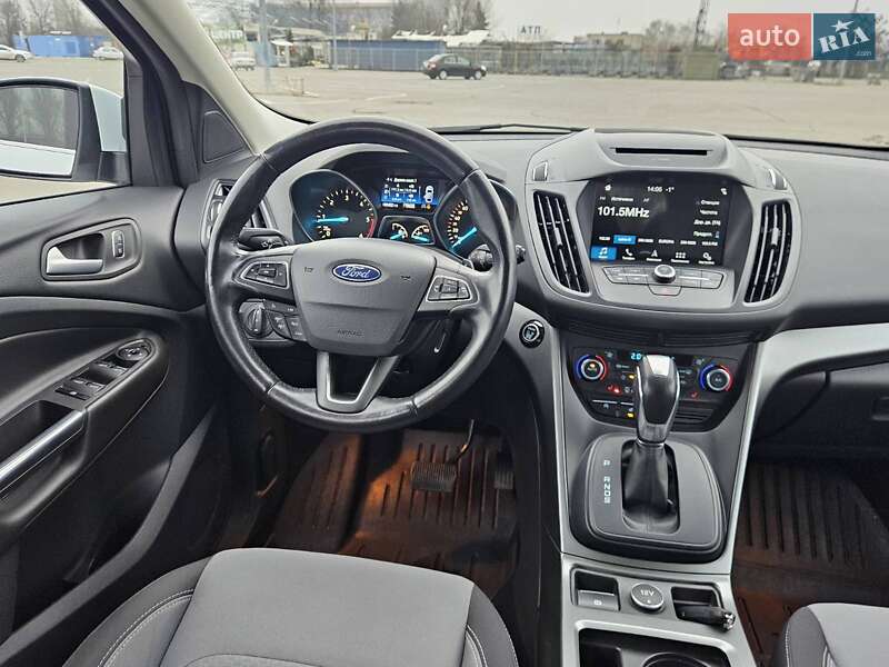 Внедорожник / Кроссовер Ford Kuga 2016 в Днепре фото 24 Внедорожник / Кроссовер Ford Kuga 2016 в Днепре