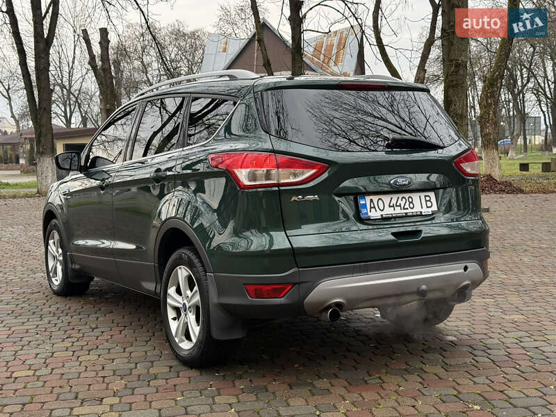Позашляховик / Кросовер Ford Kuga 2015 в Тячеві