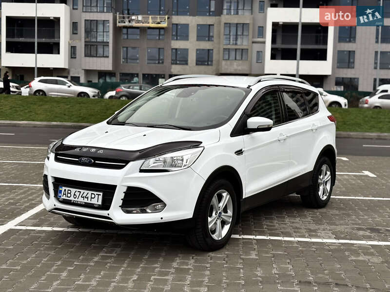 Позашляховик / Кросовер Ford Kuga 2016 в Києві