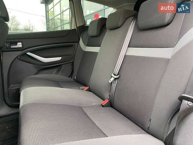 Внедорожник / Кроссовер Ford Kuga 2010 в Ивано-Франковске