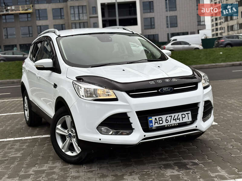 Позашляховик / Кросовер Ford Kuga 2016 в Києві