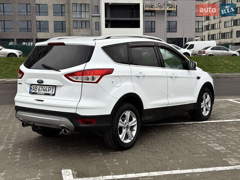 Позашляховик / Кросовер Ford Kuga 2016 в Києві