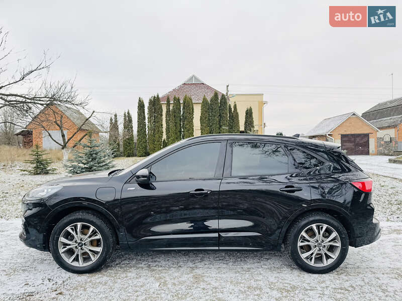 Внедорожник / Кроссовер Ford Kuga 2022 в Ромнах