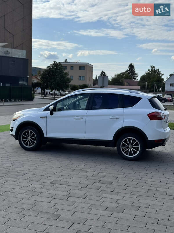 Позашляховик / Кросовер Ford Kuga 2010 в Мукачевому