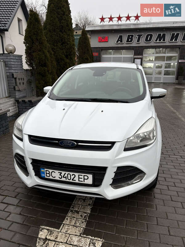 Внедорожник / Кроссовер Ford Kuga 2016 в Луцке