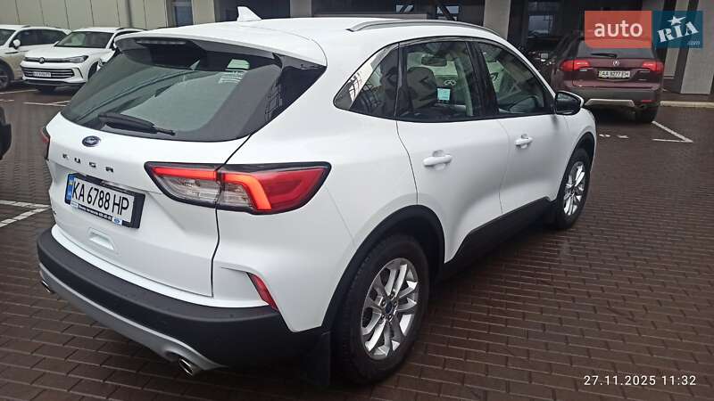 Позашляховик / Кросовер Ford Kuga 2021 в Києві