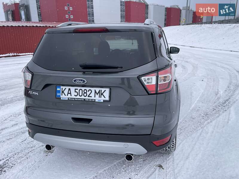 Позашляховик / Кросовер Ford Kuga 2018 в Києві