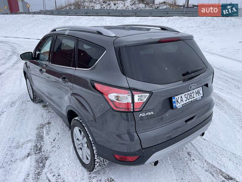 Позашляховик / Кросовер Ford Kuga 2018 в Києві