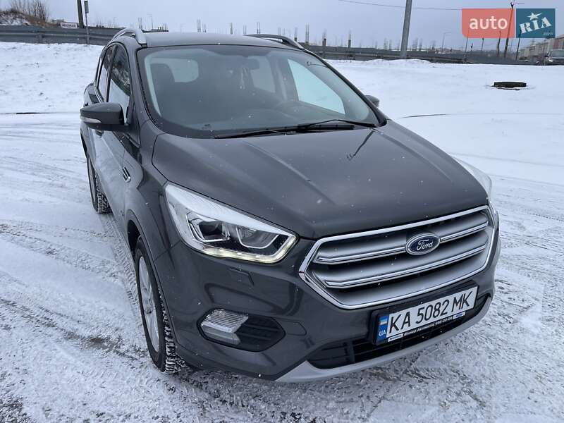 Позашляховик / Кросовер Ford Kuga 2018 в Києві