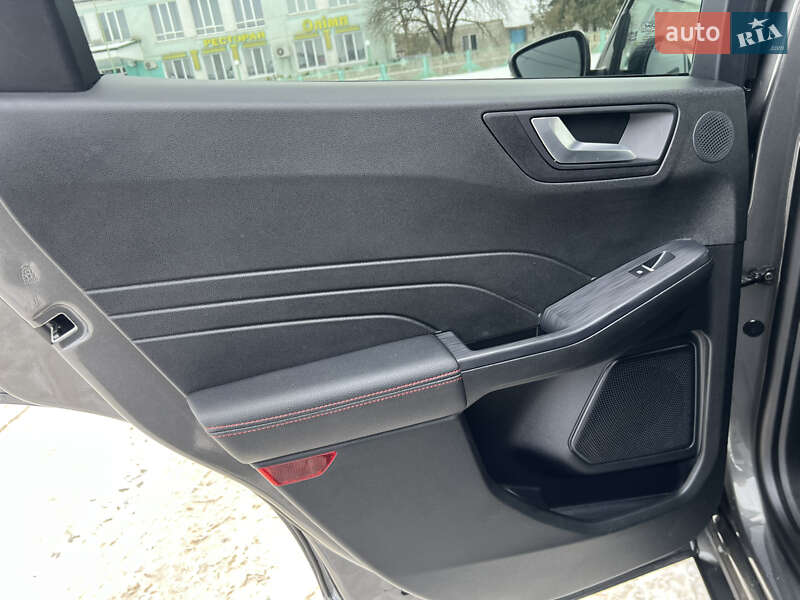 Позашляховик / Кросовер Ford Kuga 2021 в Лопатині