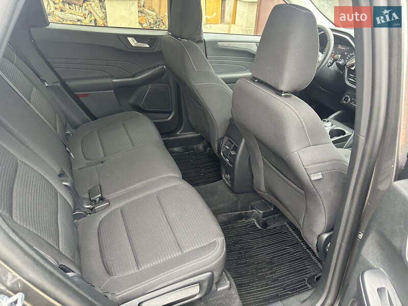 Внедорожник / Кроссовер Ford Kuga 2023 в Николаеве