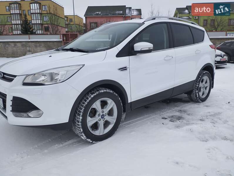 Внедорожник / Кроссовер Ford Kuga 2016 в Виннице