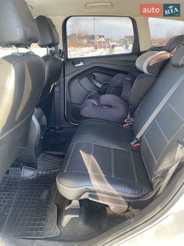 Позашляховик / Кросовер Ford Kuga 2014 в Луцьку