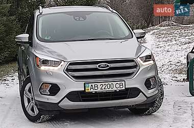 Позашляховик / Кросовер Ford Kuga 2016 в Чечельнику
