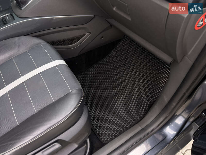 Внедорожник / Кроссовер Ford Kuga 2009 в Сваляве фото 40 Внедорожник / Кроссовер Ford Kuga 2009 в Сваляве