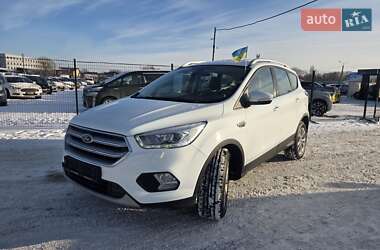 Позашляховик / Кросовер Ford Kuga 2019 в Києві