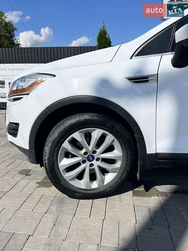 Внедорожник / Кроссовер Ford Kuga 2012 в Хусте