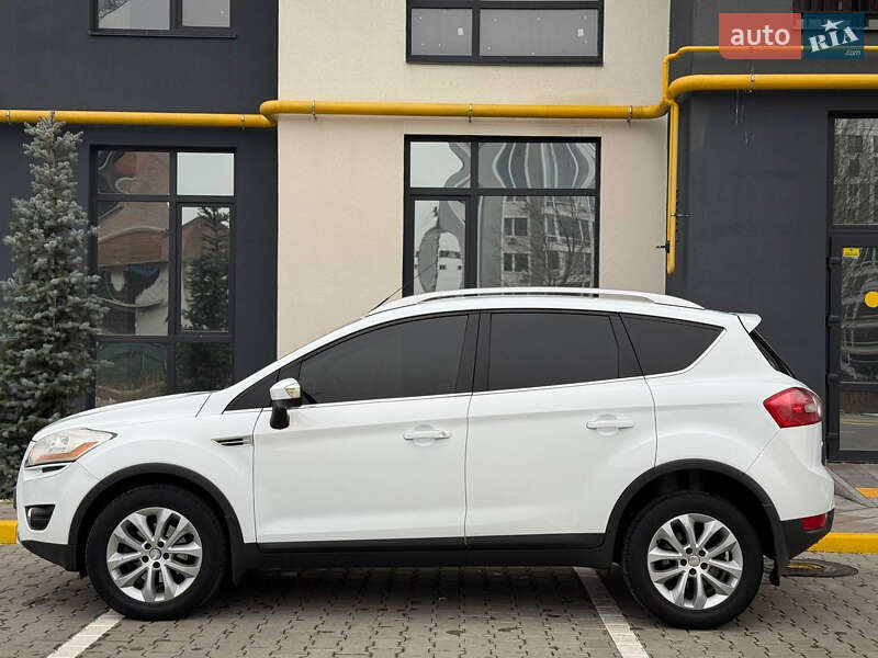 Позашляховик / Кросовер Ford Kuga 2010 в Ірпені