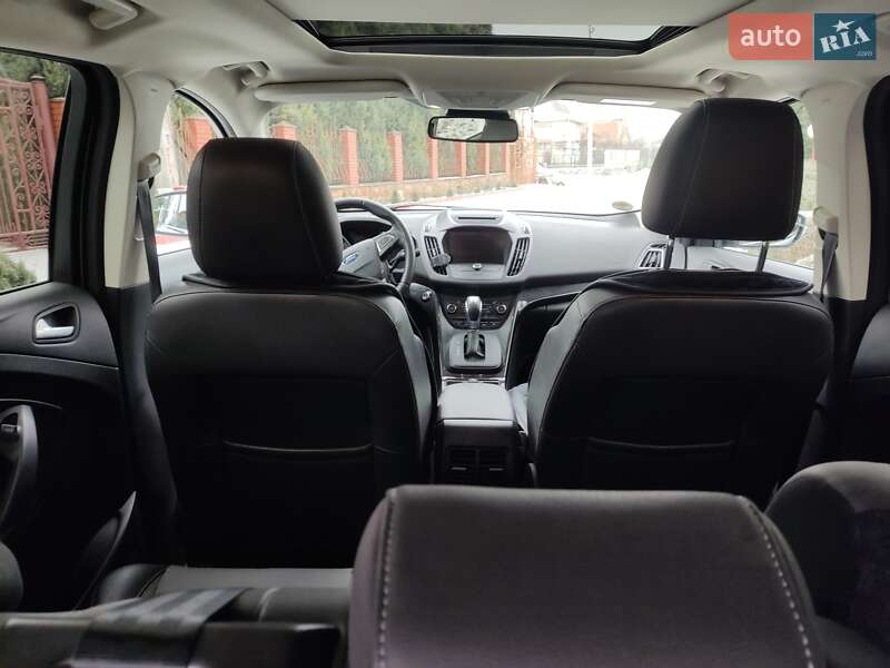 Позашляховик / Кросовер Ford Kuga 2016 в Чечельнику