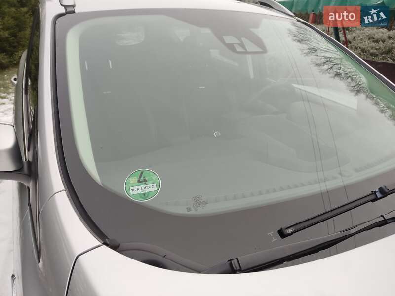 Позашляховик / Кросовер Ford Kuga 2016 в Чечельнику