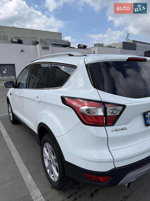 Внедорожник / Кроссовер Ford Kuga 2019 в Киеве