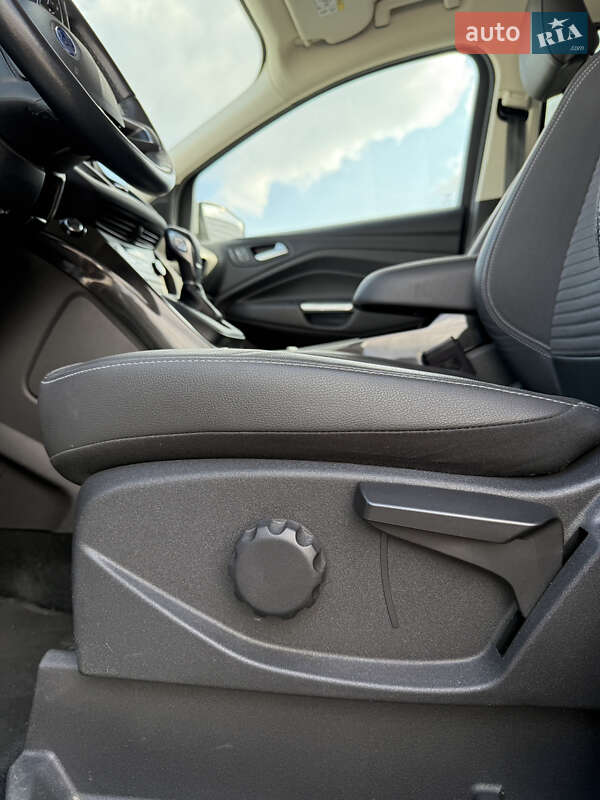 Внедорожник / Кроссовер Ford Kuga 2019 в Киеве