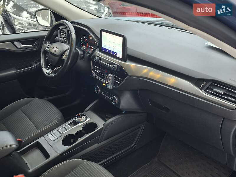 Внедорожник / Кроссовер Ford Kuga 2020 в Львове