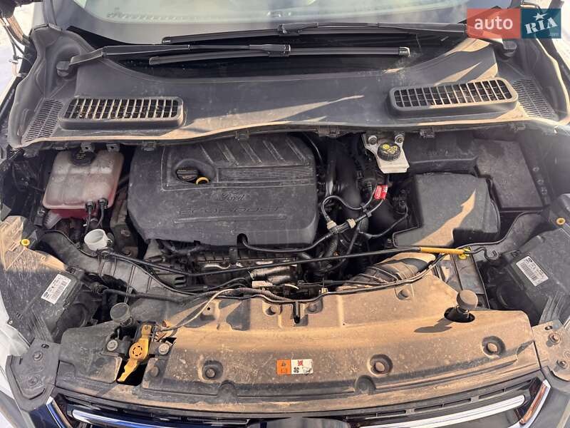 Внедорожник / Кроссовер Ford Kuga 2015 в Калиновке