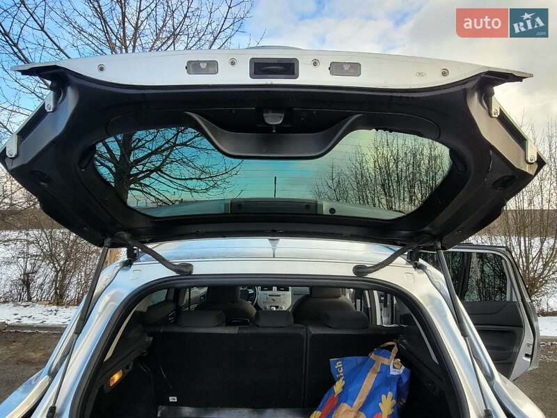 Позашляховик / Кросовер Ford Kuga 2011 в Києві