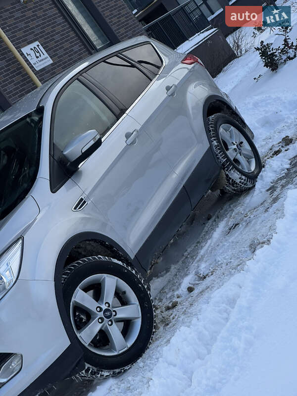 Внедорожник / Кроссовер Ford Kuga 2016 в Львове