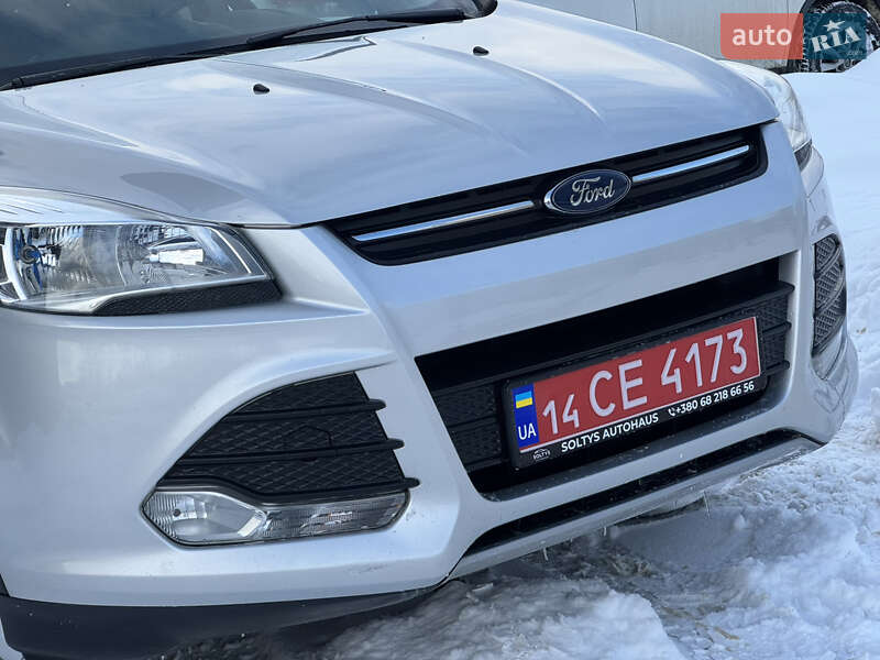 Внедорожник / Кроссовер Ford Kuga 2016 в Львове