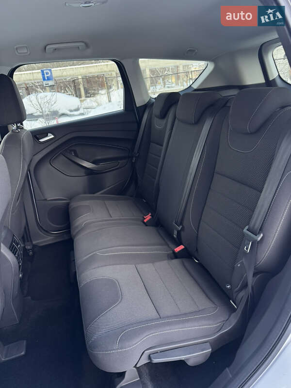 Внедорожник / Кроссовер Ford Kuga 2016 в Львове