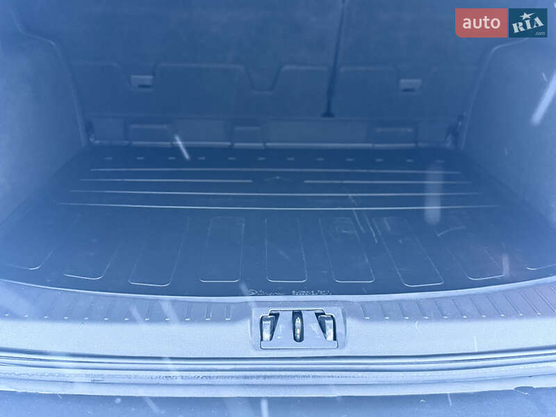 Внедорожник / Кроссовер Ford Kuga 2016 в Тульчине фото 19 Внедорожник / Кроссовер Ford Kuga 2016 в Тульчине