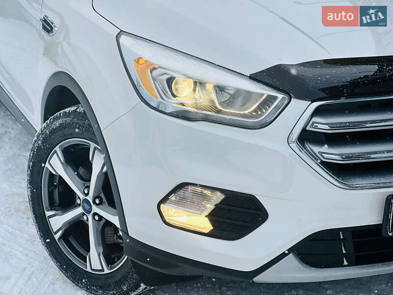 Внедорожник / Кроссовер Ford Kuga 2016 в Харькове