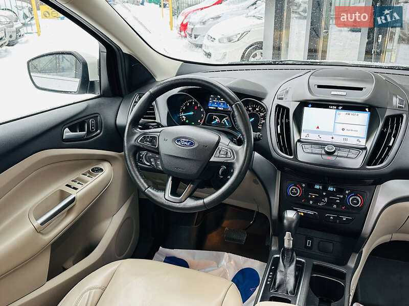 Внедорожник / Кроссовер Ford Kuga 2016 в Харькове