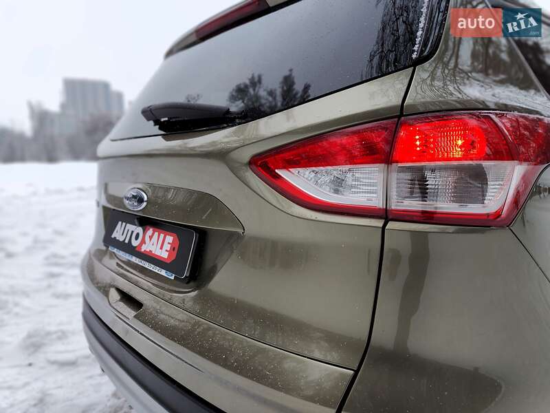 Внедорожник / Кроссовер Ford Kuga 2015 в Киеве
