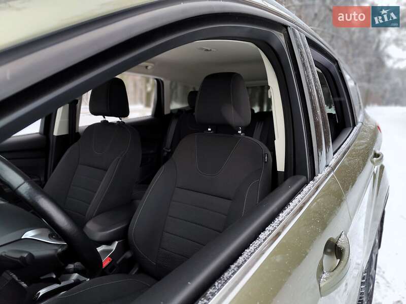 Внедорожник / Кроссовер Ford Kuga 2015 в Киеве