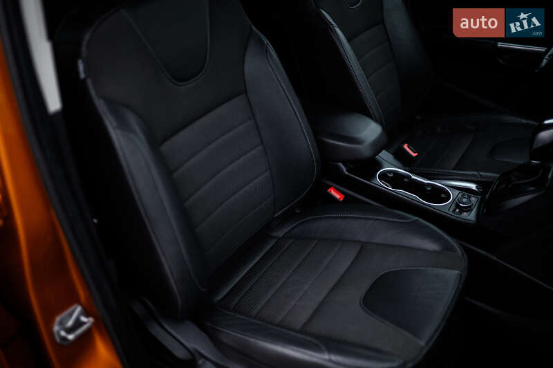 Внедорожник / Кроссовер Ford Kuga 2014 в Дубно