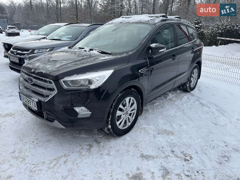 Внедорожник / Кроссовер Ford Kuga 2019 в Киеве