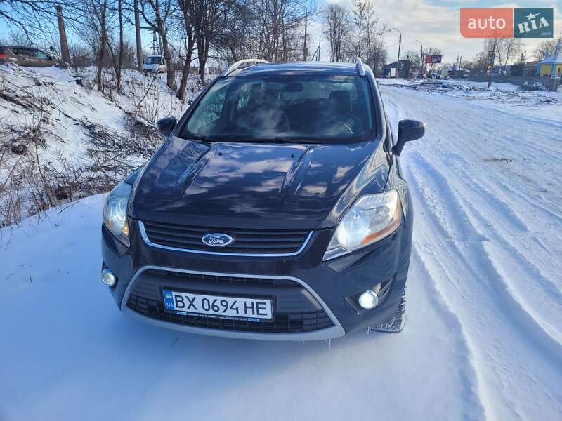 Позашляховик / Кросовер Ford Kuga 2012 в Чернівцях