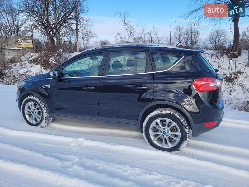 Позашляховик / Кросовер Ford Kuga 2012 в Чернівцях