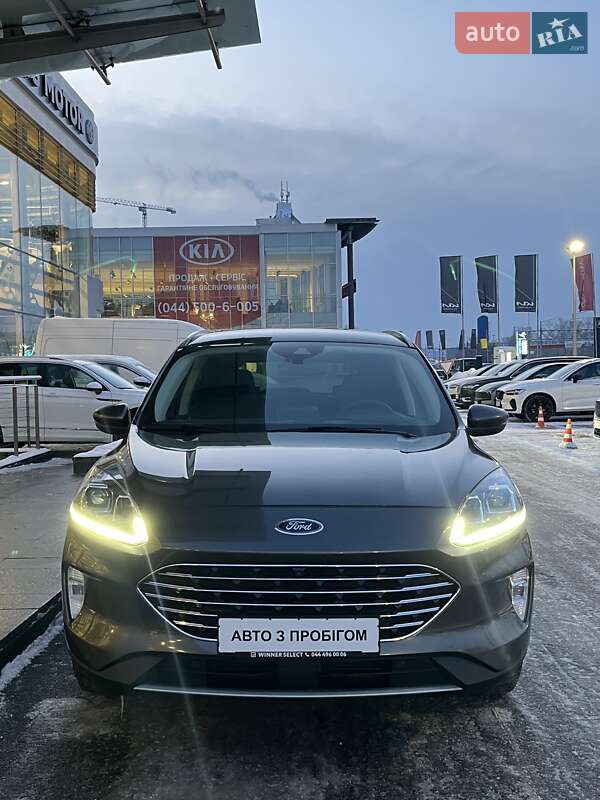 Внедорожник / Кроссовер Ford Kuga 2020 в Киеве