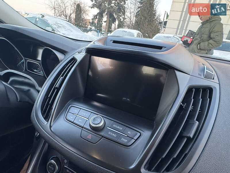 Внедорожник / Кроссовер Ford Kuga 2019 в Ровно