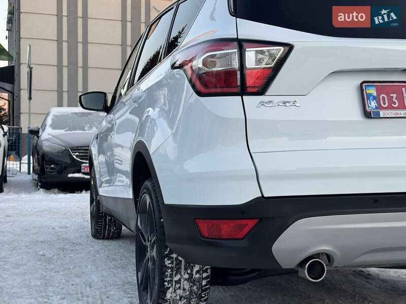 Внедорожник / Кроссовер Ford Kuga 2019 в Ровно