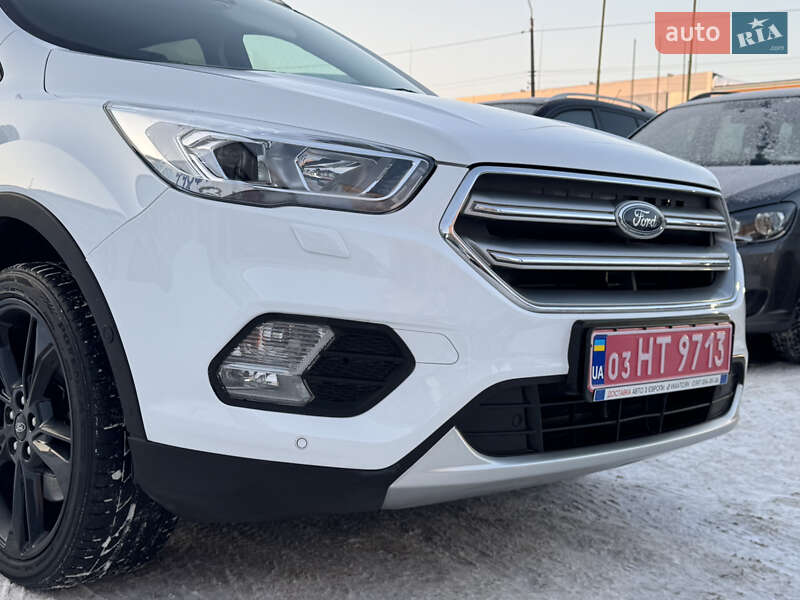 Внедорожник / Кроссовер Ford Kuga 2019 в Ровно