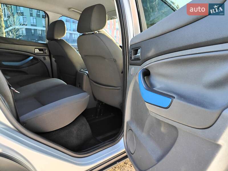 Внедорожник / Кроссовер Ford Kuga 2009 в Киеве