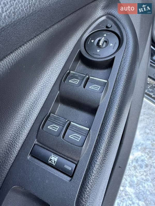 Внедорожник / Кроссовер Ford Kuga 2013 в Луцке